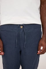 Terence ist 1,90 und trägt Größe L